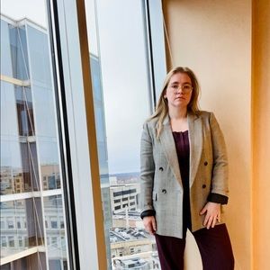 Meet your Posher, Nina